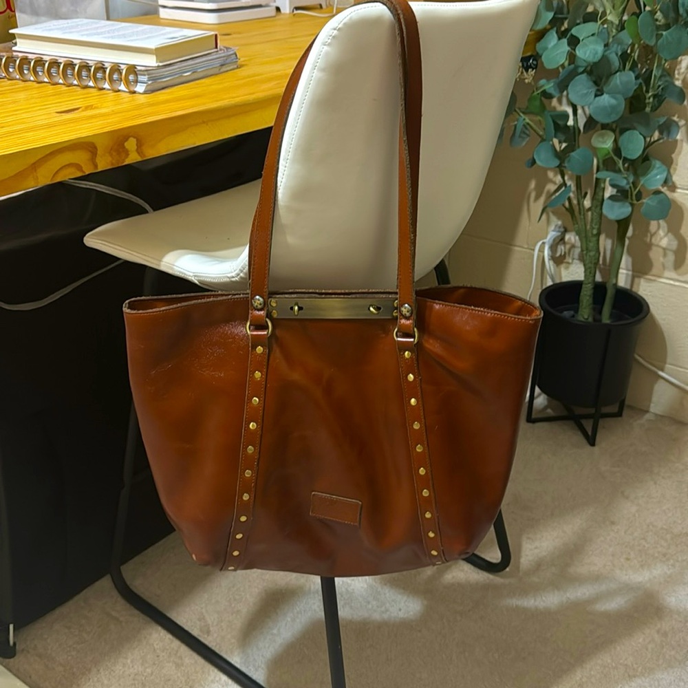 Patricia Nash Tote. Brown Leather